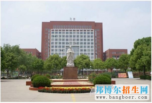 九州職業(yè)技術(shù)學院校園一角2916