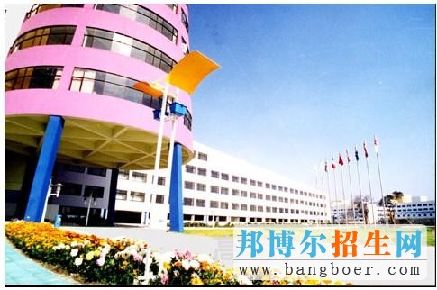 硅湖職業(yè)技術學院校園一角3158