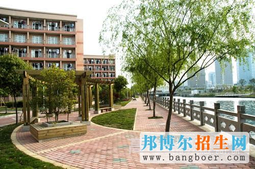 浙江醫(yī)藥高等專(zhuān)科學(xué)校校園一角3866