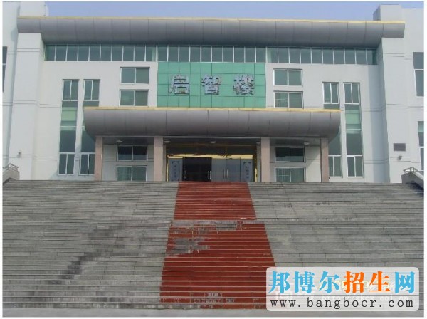 東營科技職業(yè)學院校園一角8229
