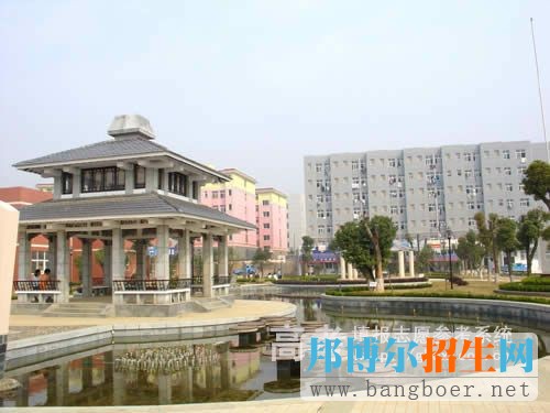 江西機電職業(yè)技術(shù)學院校園一角6546