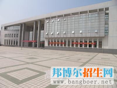 安徽工業(yè)職業(yè)技術學院校園一角5027