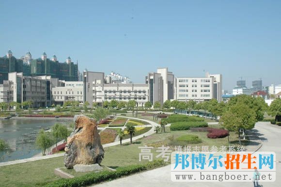 安徽醫(yī)學高等?？茖W校校園一角4600
