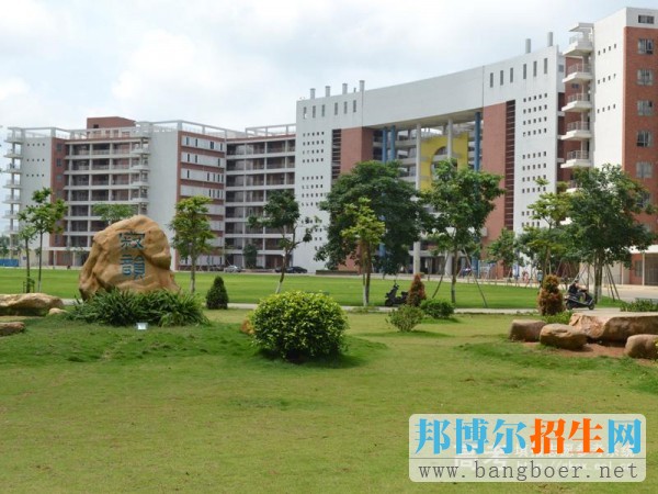 嶺南師范學(xué)院第四教學(xué)樓12827