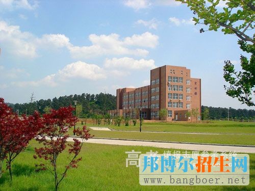 馬鞍山職業(yè)技術學院校園一角5512