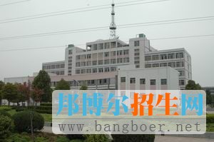 安徽工貿職業(yè)技術學院校園一角5429