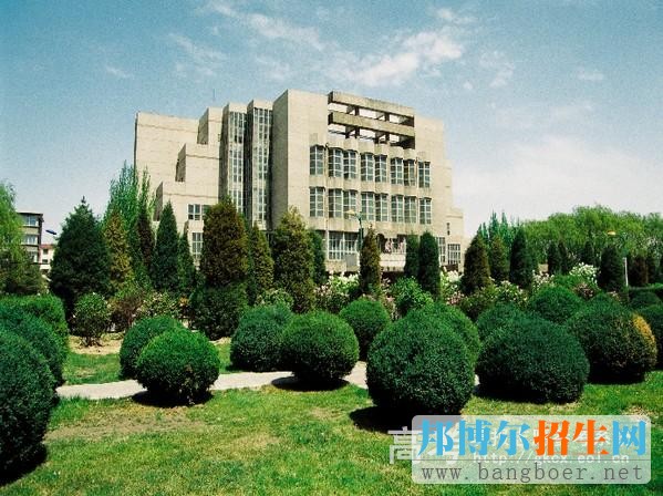 內(nèi)蒙古科技大學包頭師范學院校園一角3694