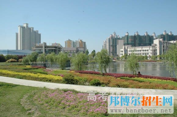 安徽醫(yī)學(xué)高等專科學(xué)校校園一角4608