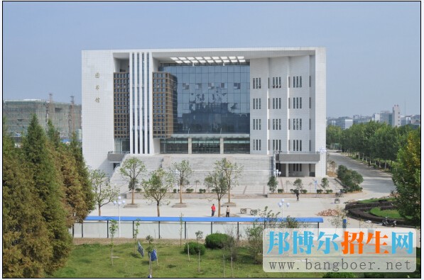 安徽中醫(yī)藥高等?？茖W(xué)校校園一角4684