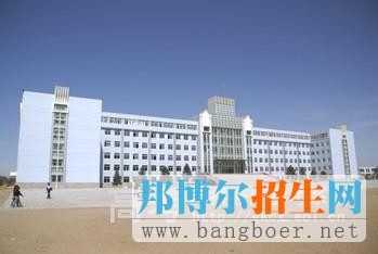 包頭輕工職業(yè)技術學院校園一角3646