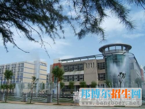 焦作大學(xué)校園一角10046