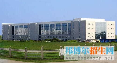 安徽體育運(yùn)動職業(yè)技術(shù)學(xué)院校園一角5330