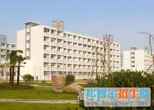 安徽商貿職業(yè)技術學院校園一角4859