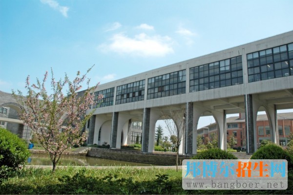 華中農業(yè)大學楚天學院校園一角10938