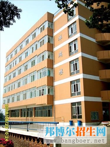 山西國際商務職業(yè)學院校園一角2918