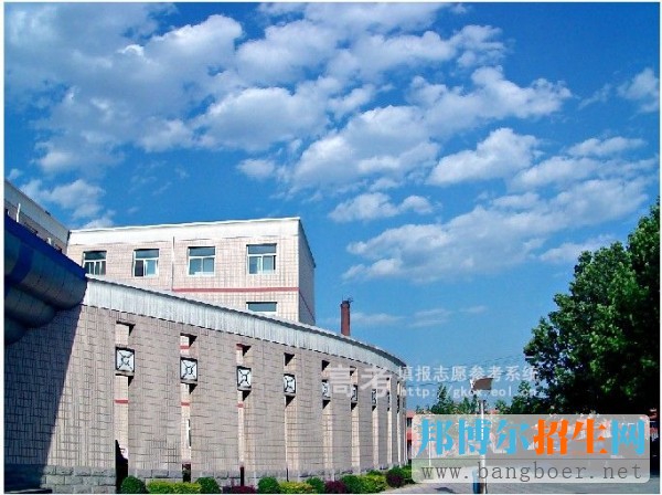 河北政法職業(yè)學(xué)院校園一角2200