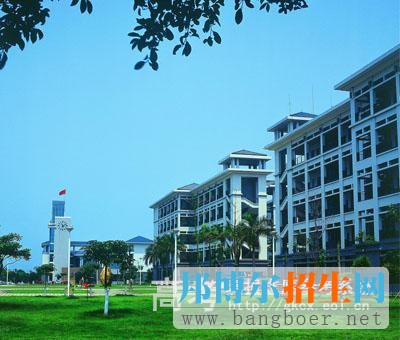 廣東外語(yǔ)外貿(mào)大學(xué)南國(guó)商學(xué)院校園一角12686