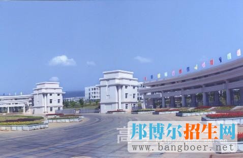 江西財(cái)經(jīng)大學(xué)現(xiàn)代經(jīng)濟(jì)管理學(xué)院校園一角6276