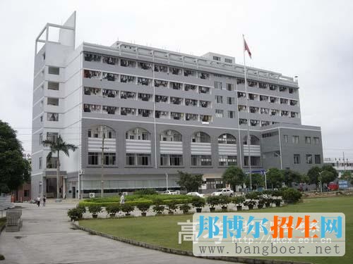 廣西國(guó)際商務(wù)職業(yè)技術(shù)學(xué)院校園一角525