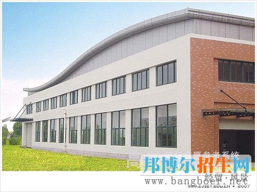 浙江經(jīng)貿(mào)職業(yè)技術學院校園一角3944