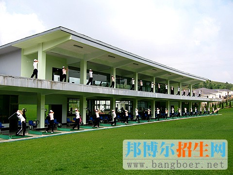 遼寧職業(yè)學(xué)院校園一角4600