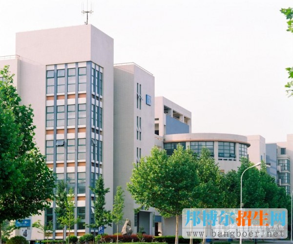 齊魯工業(yè)大學校園一角7233