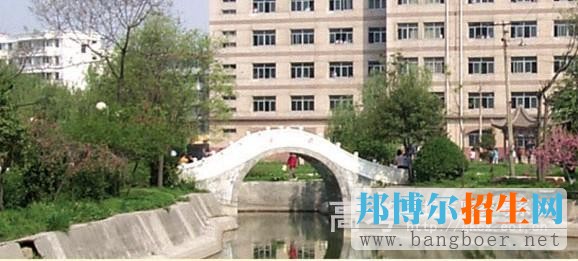 西安東方亞太職業(yè)技術(shù)學院校園一角4727