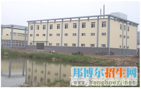 湖北中醫(yī)藥高等?？茖W(xué)校校園一角11300