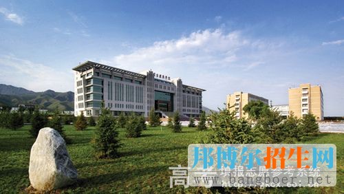 內(nèi)蒙古建筑職業(yè)技術(shù)學(xué)院校園一角3294