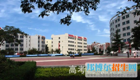 三門峽職業(yè)技術學院校園一角10047