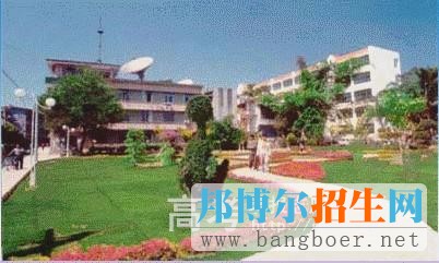 西雙版納職業(yè)技術(shù)學(xué)院校園一角3849