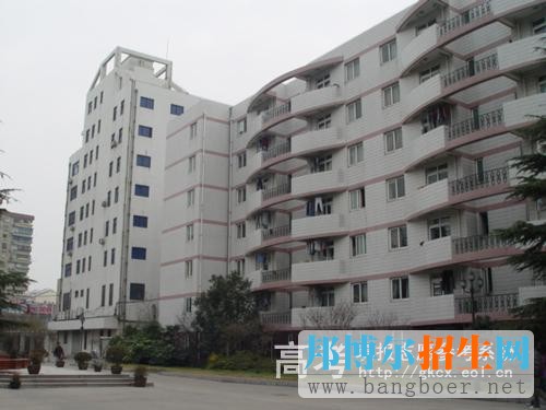上海醫(yī)療器械高等?？茖W(xué)校校園一角998