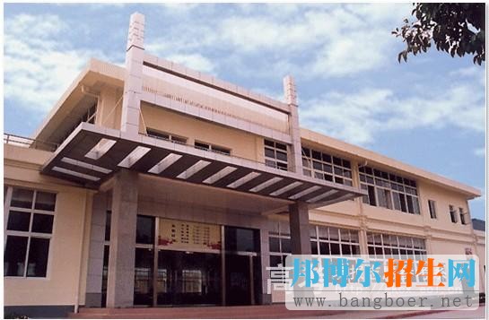 四川文化藝術學院校園一角2342