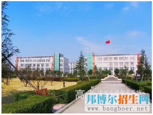 金山職業(yè)技術學院校園一角3229