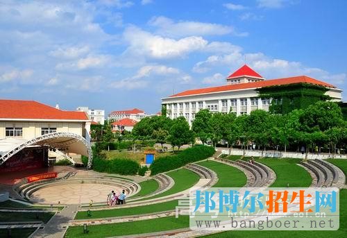 南京工業(yè)大學(xué)校園一角1856