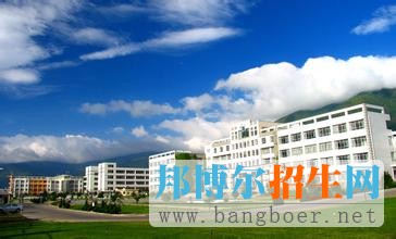 .體檢標(biāo)準(zhǔn)：按《普通高校招生體檢工作指導(dǎo)意見》執(zhí)行。根據(jù)專業(yè)特點(diǎn)，護(hù)理學(xué)專業(yè)錄取身高1.50米及以上的女生和1.60米及以上的男生。體育教育專業(yè)錄取身高1.55米及以上的女生和1.65米及以上的男生。社會體育專業(yè)（高爾夫方向）錄取身高1.60米及以上的女生和1.70米及以上的男生。