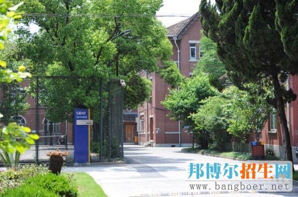 上海理工大學(xué)中英國際學(xué)院網(wǎng)球場(chǎng)1205