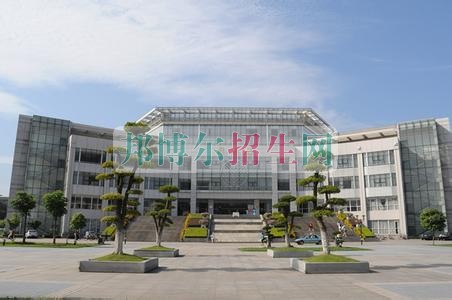 中南財(cái)經(jīng)政法大學(xué)招生辦聯(lián)系電話(huà)