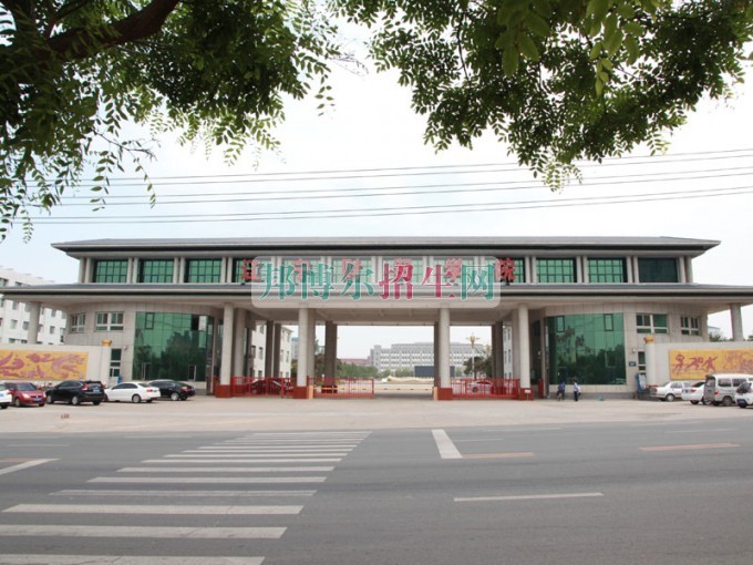 遼寧財(cái)貿(mào)學(xué)院招生辦聯(lián)系電話(huà)