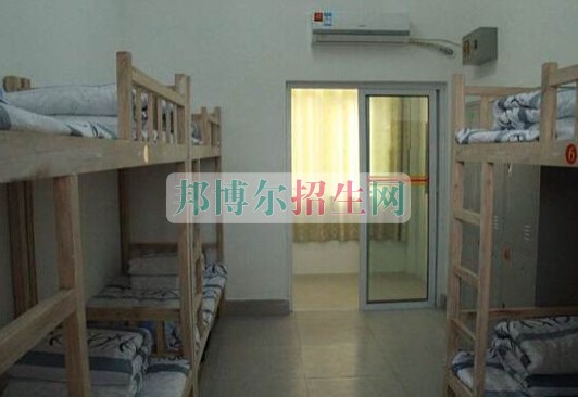 平?jīng)鲠t(yī)學(xué)高等?？茖W(xué)校