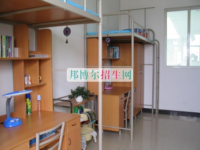 上中?？梢钥即髮W(xué)嗎