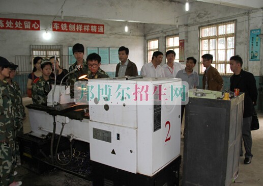 西秀區(qū)高級(jí)職業(yè)技術(shù)中學(xué)
