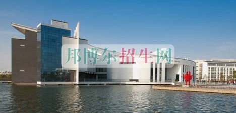 初中畢業(yè)能上導游嗎