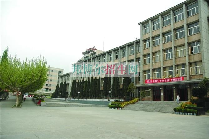 初中生可以讀動漫設(shè)計(jì)與制作嗎