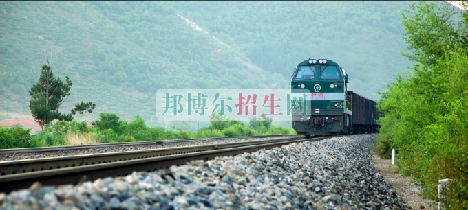 中專(zhuān)鐵道工程技術(shù)專(zhuān)業(yè)可以考大專(zhuān)嗎