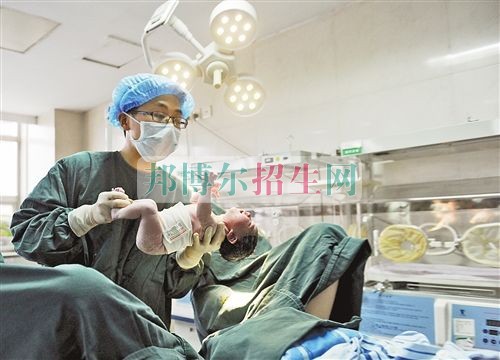 有助產(chǎn)護理學校嗎