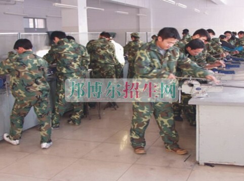 眉山市華川中等職業(yè)學校