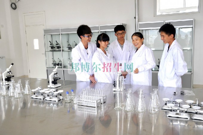 好一點的高級護(hù)理學(xué)校