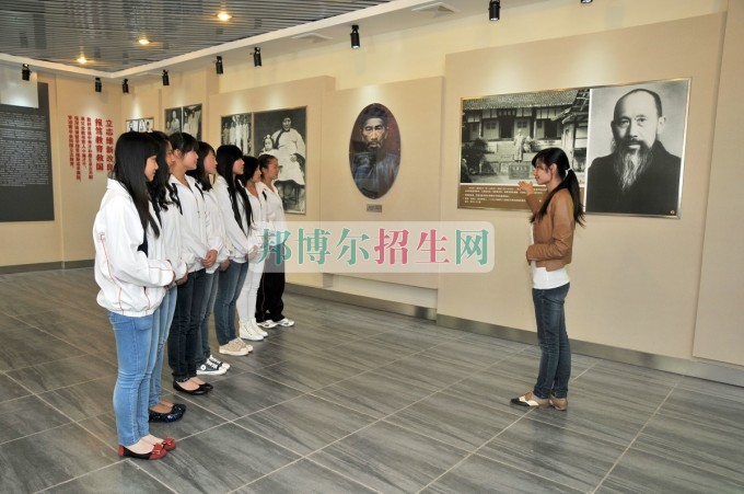 成都初中生讀導(dǎo)游類(lèi)好嗎