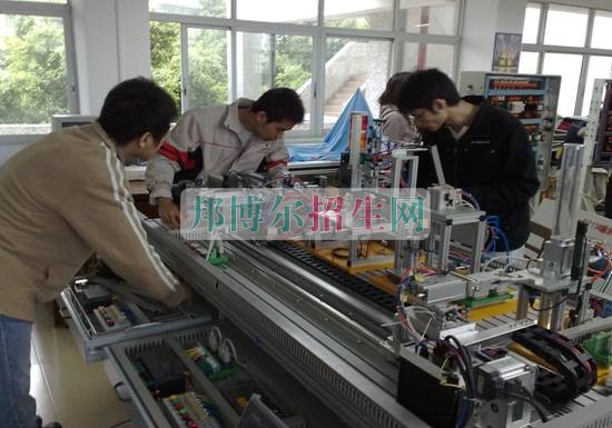 成都哪個(gè)汽車電子技術(shù)學(xué)校最好
